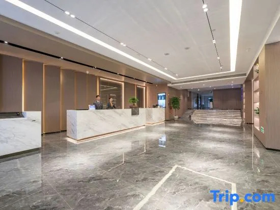 World Hotel (Jinan Jing Shi East Road Rong Chuang Cultural and Tourism City)