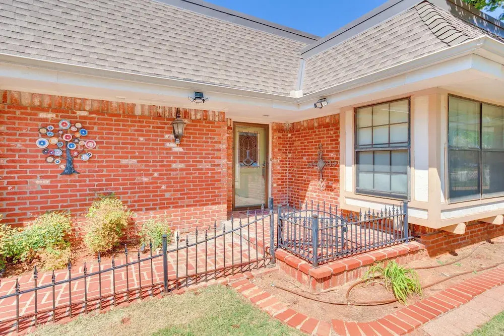 15 Mi to Dtwn: Oklahoma City Family Home
