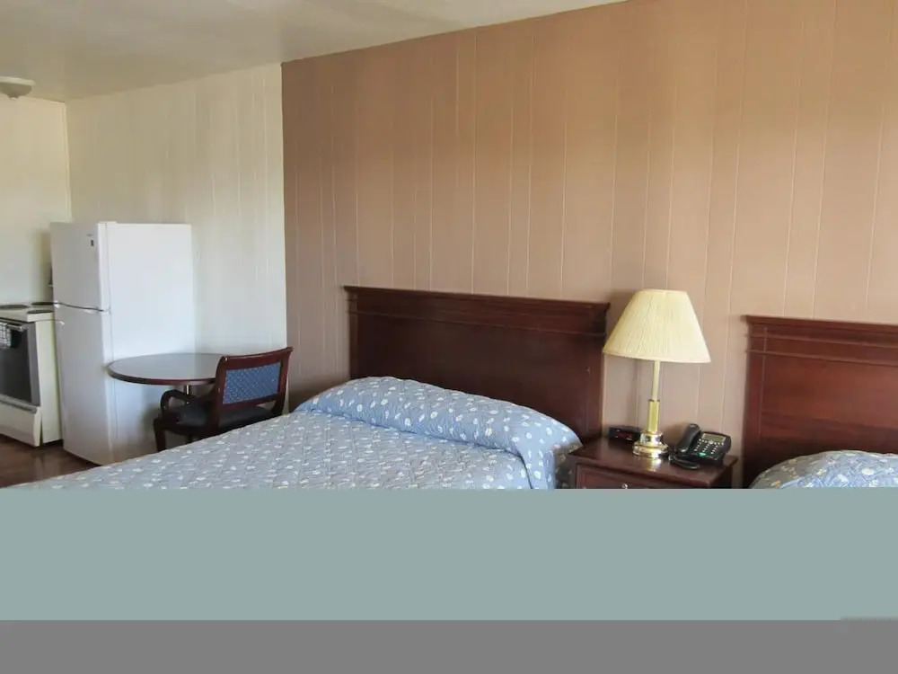 Chetwynd Court Motel