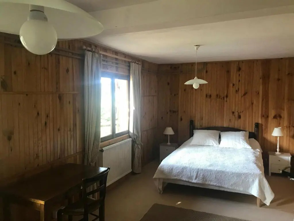 Chalet Années 70 Spacieux pour 10 Pers. - FR-1-445-139