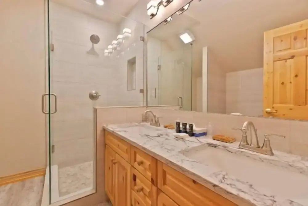 5 Bedroom Luxury Townhome Near Snowflake Lift in Breckenridge - Walk to Lift!