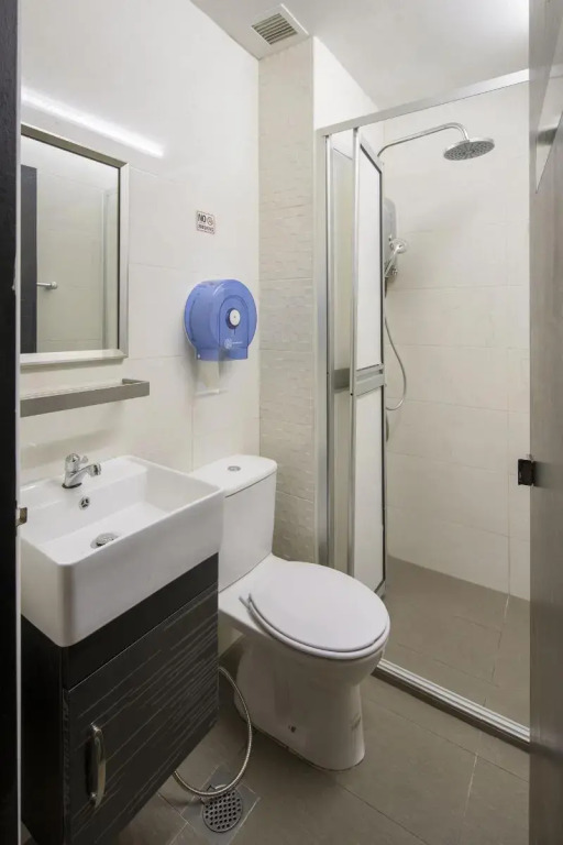 7 Wonders Hostel at Upper Dickson