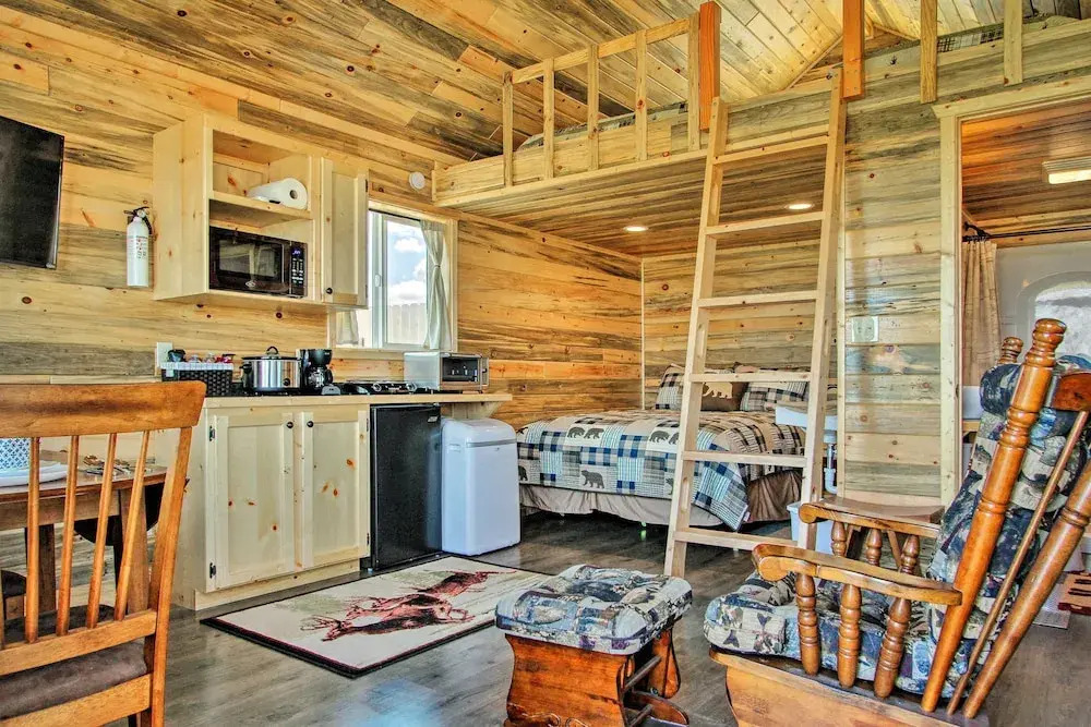 Pano Views! Custom Cabin on Rocky Mountain Front