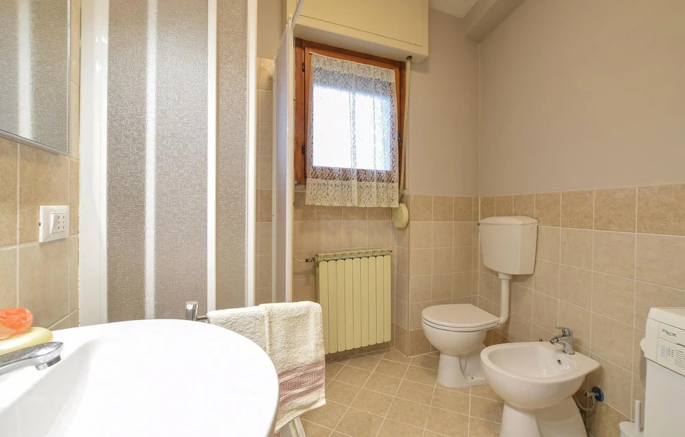 Nice Apartment in Lido di Camaiore With 2 Bedrooms and Wifi
