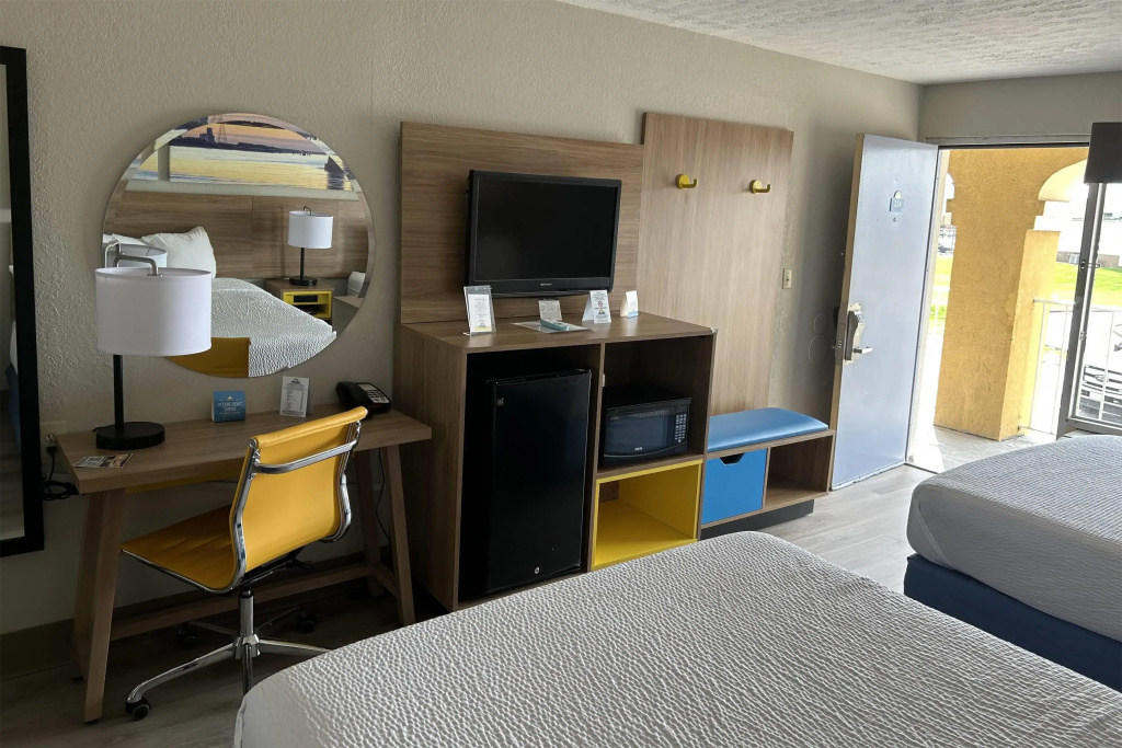 Days Inn by Wyndham Louisville Airport Fair and Expo Center