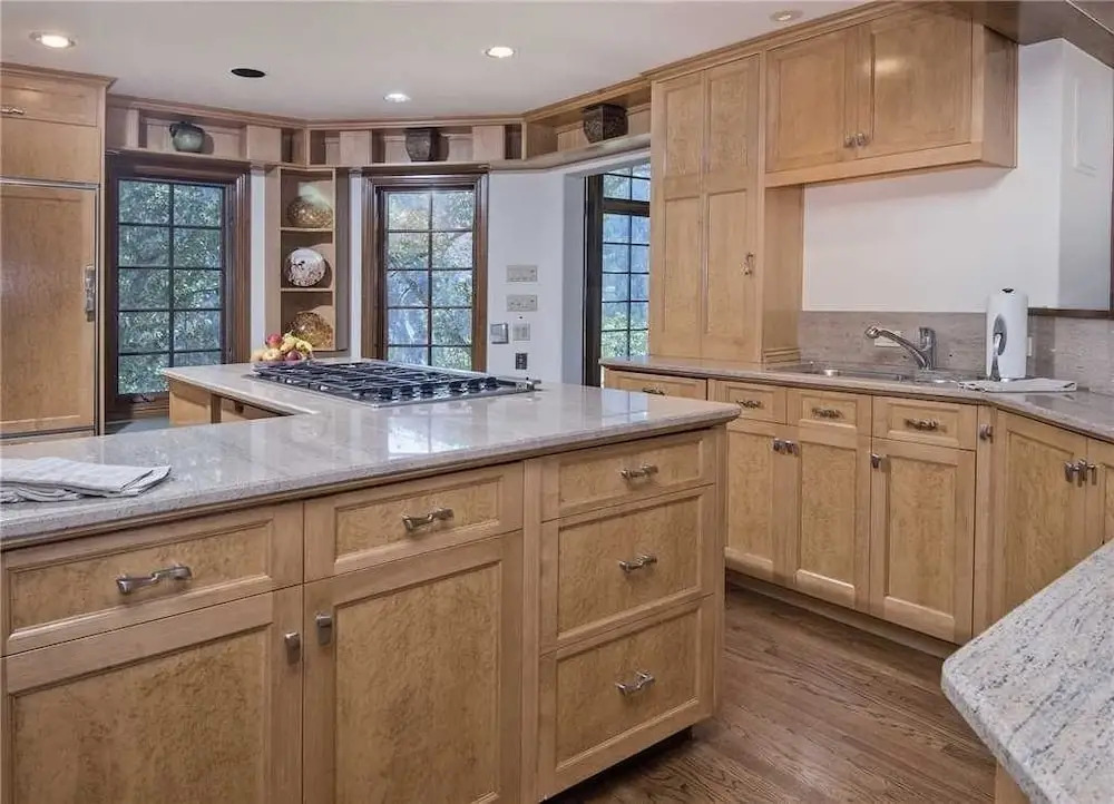 Holden Road Residence 5 Bedrooms 6 Bathrooms Condo