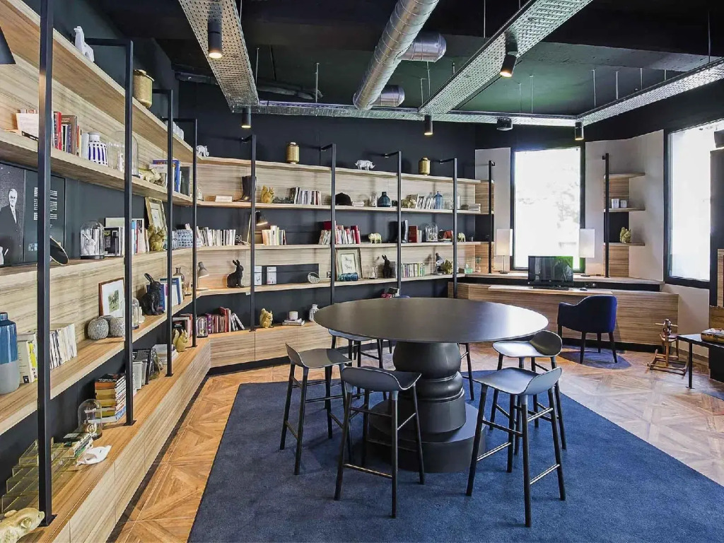 ibis Styles Laval Centre Gare