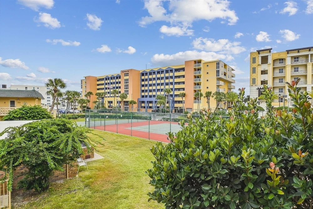 Venus 219 - 2nd Floor 1 BR on Okaloosa Island with easy beach access by RedAwning