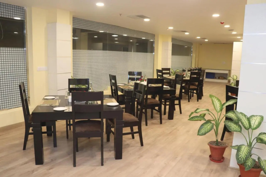 Click Hotel Transport Nagar