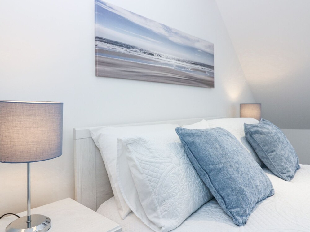 Sea Breeze St Combs