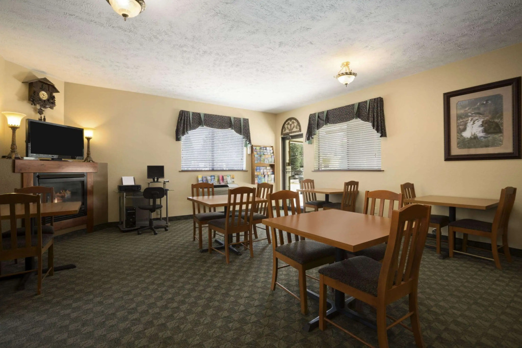 Howard Johnson by Wyndham Leavenworth