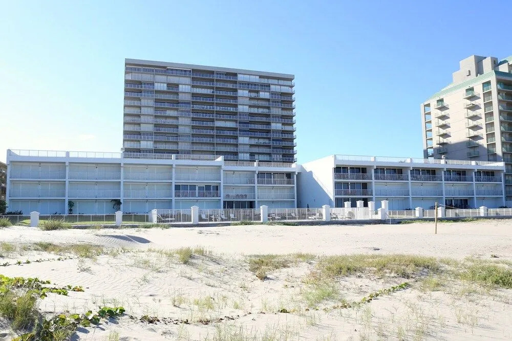 Breakers Unit #307 2 Bedroom Condo by RedAwning