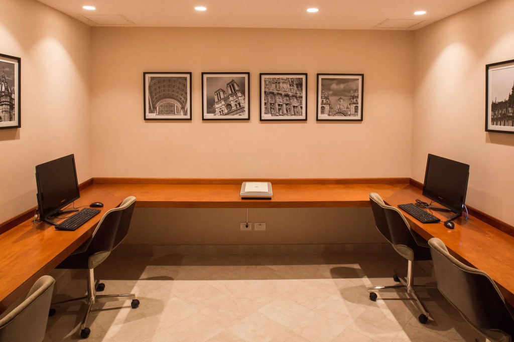 Los Tallanes Hotel & Suites