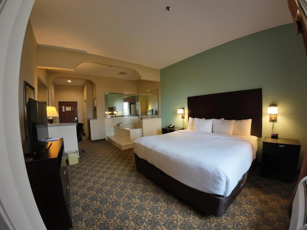 Comfort Suites Westchase Houston Energy Corridor