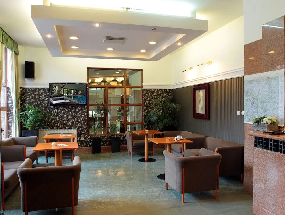 Glazne Hotel