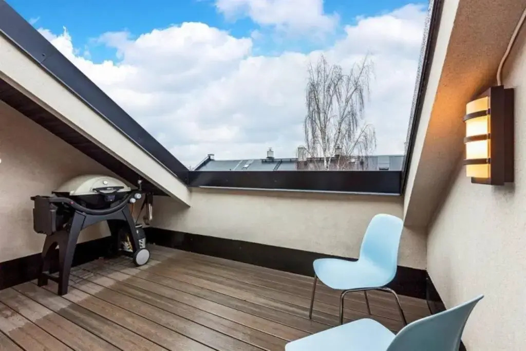 Stayplus Penthouse Apt W/Balcony