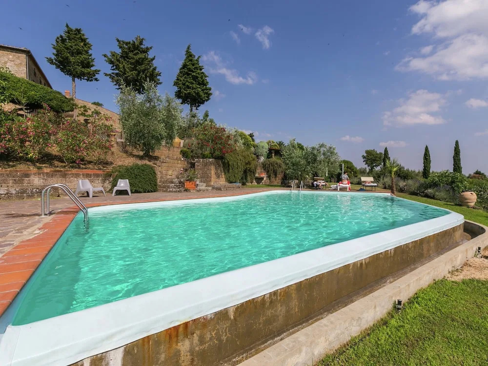 A Beautiful, Traditional Tuscan Hamlet in the Hills