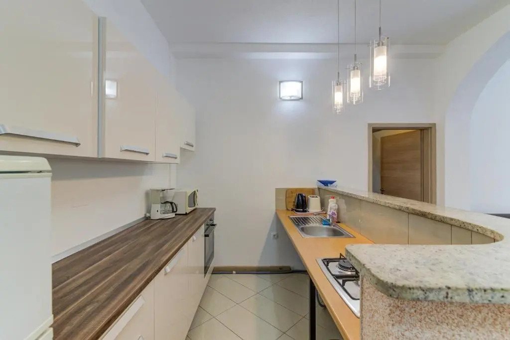 Dora Apartment-Adults Only
