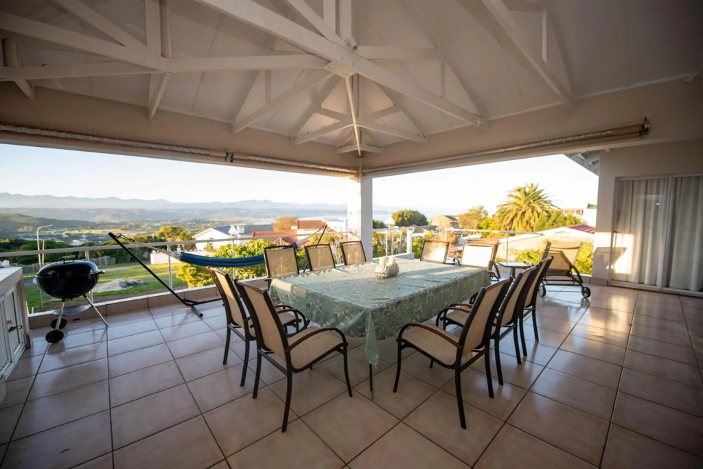 Lovely 2 bedroom rental unit with exquisite views