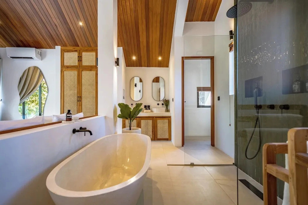 Uluwatu Surf Sanctuary Villa