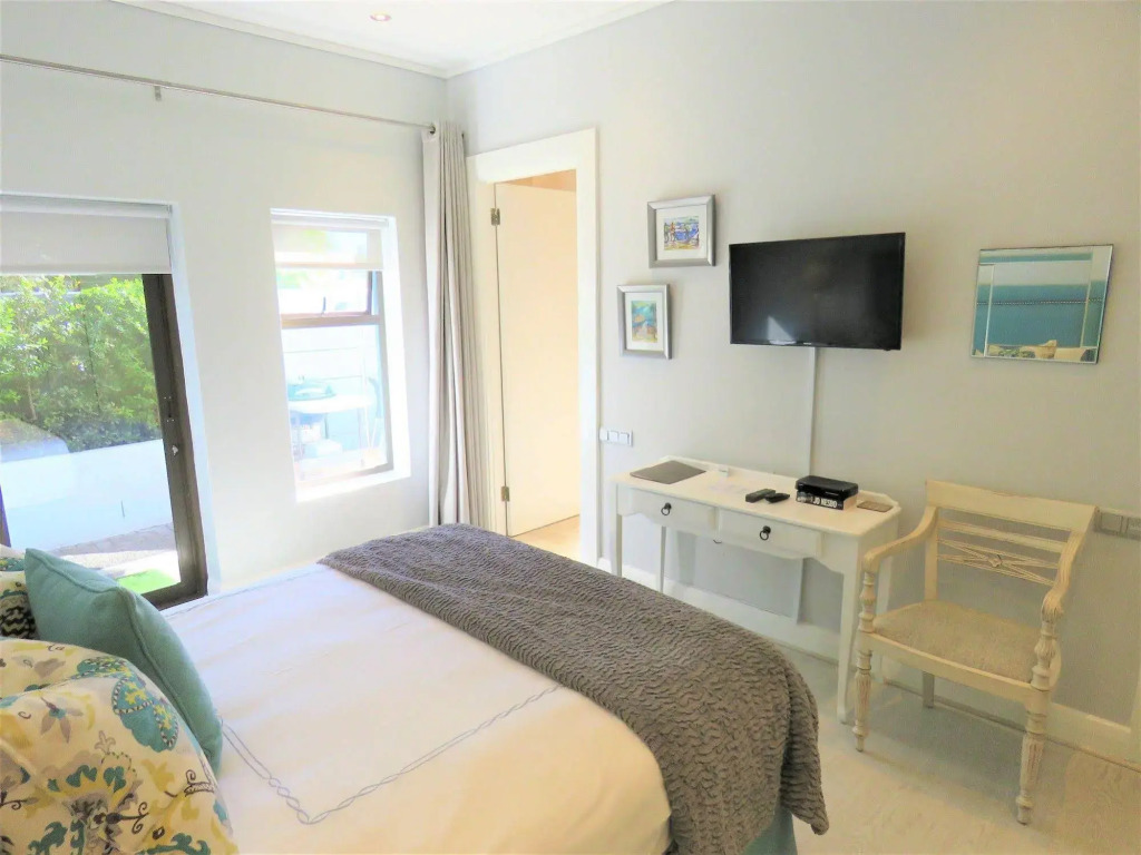 OCEAN BREEZE SUNSET BEACH - Boutique Guesthouse - Cape Town
