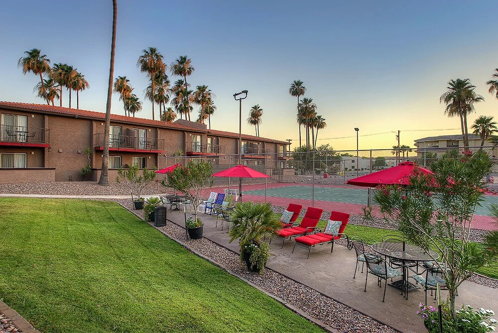 246- Fully Furnished 1BR Suite-Pet Friendly! by RedAwning
