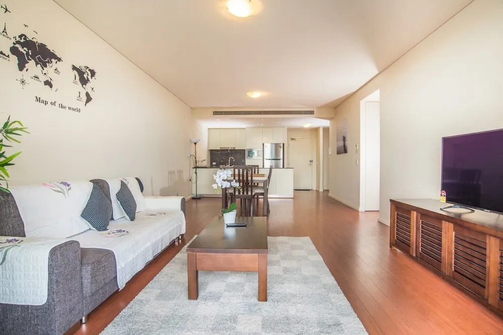 Lovely Apartment In Gordon Near Train Station