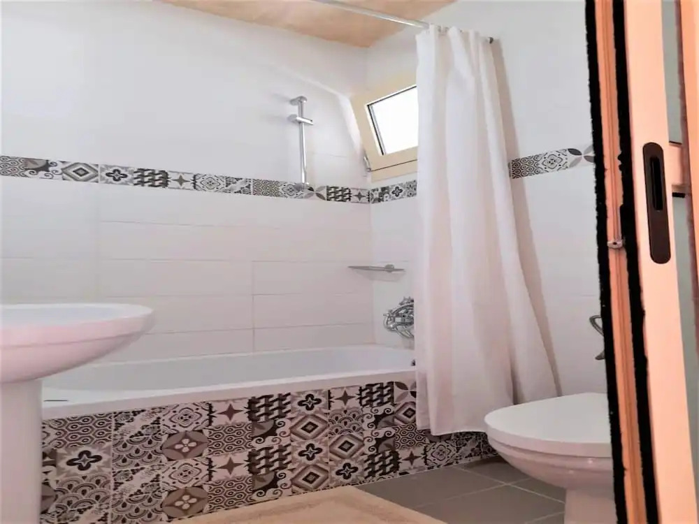 Beautiful and Spacious Room near Cretan Sea