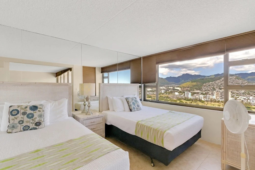 Tower 2 Suite 3709 - QQP