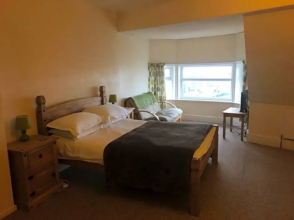 Camelot Seafront Hotel