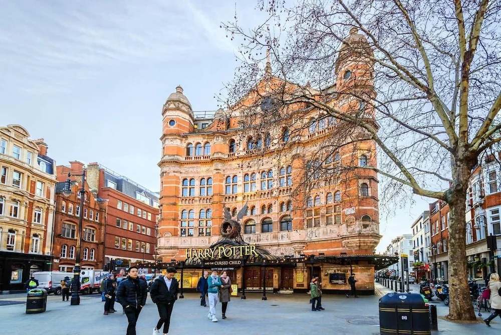 Perfect Central Location for 4 People in London