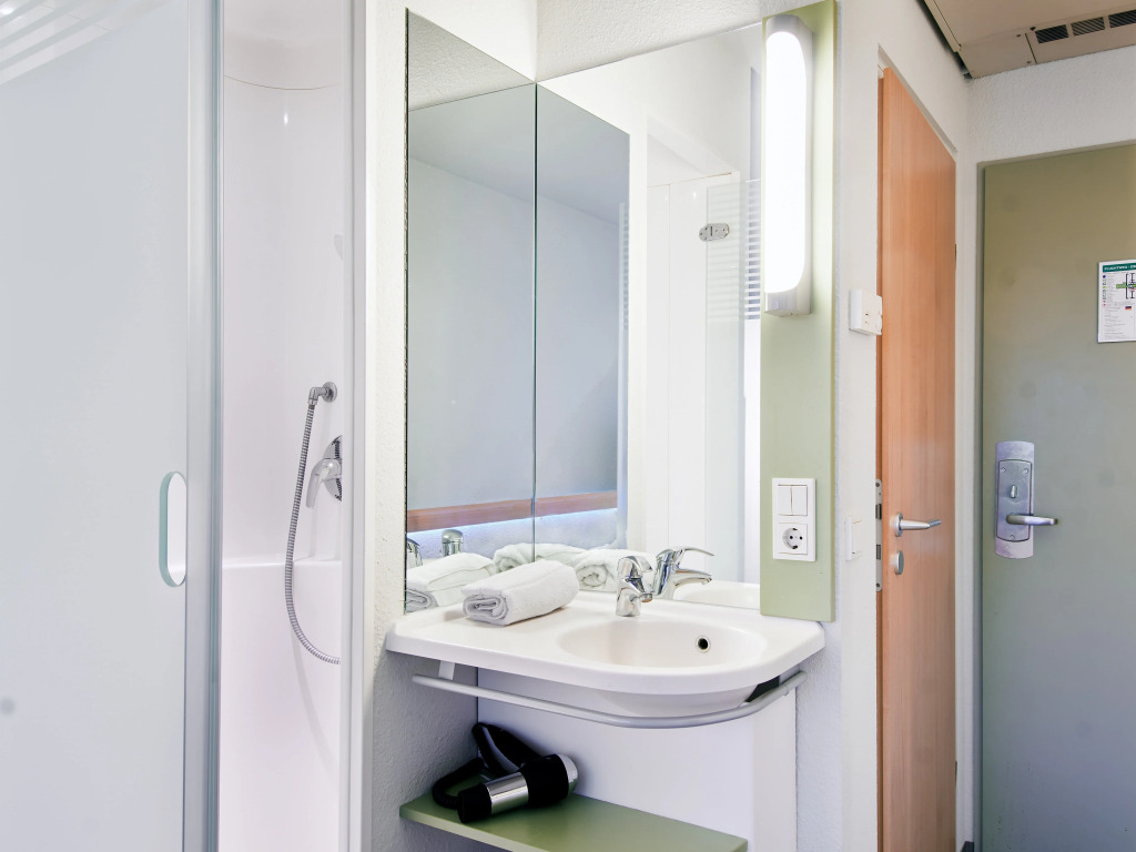 B&B HOTEL Köln-Marsdorf