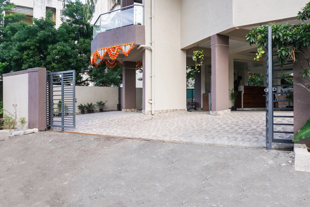 Hotel O by OYO Falcon Executive