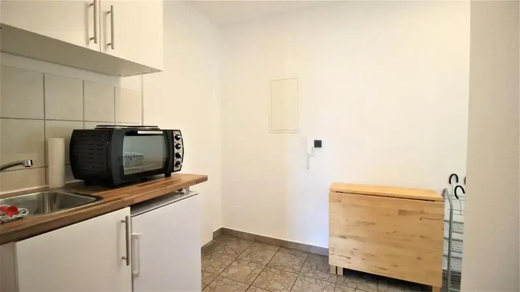 Private Room-Vineyards and City