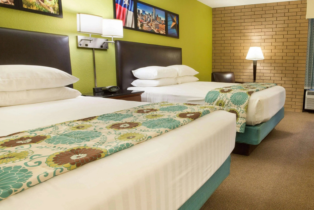 Heritage Inn Suites Houston/Sugar Land, Trademark by Wyndham