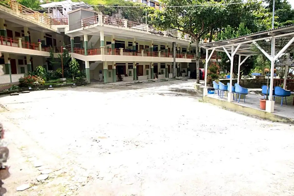 Pandu Lakeside Parapat Hotel