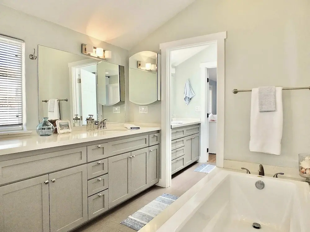 Park Avenue Beach Paradise Chic & Secluded 4 BDR