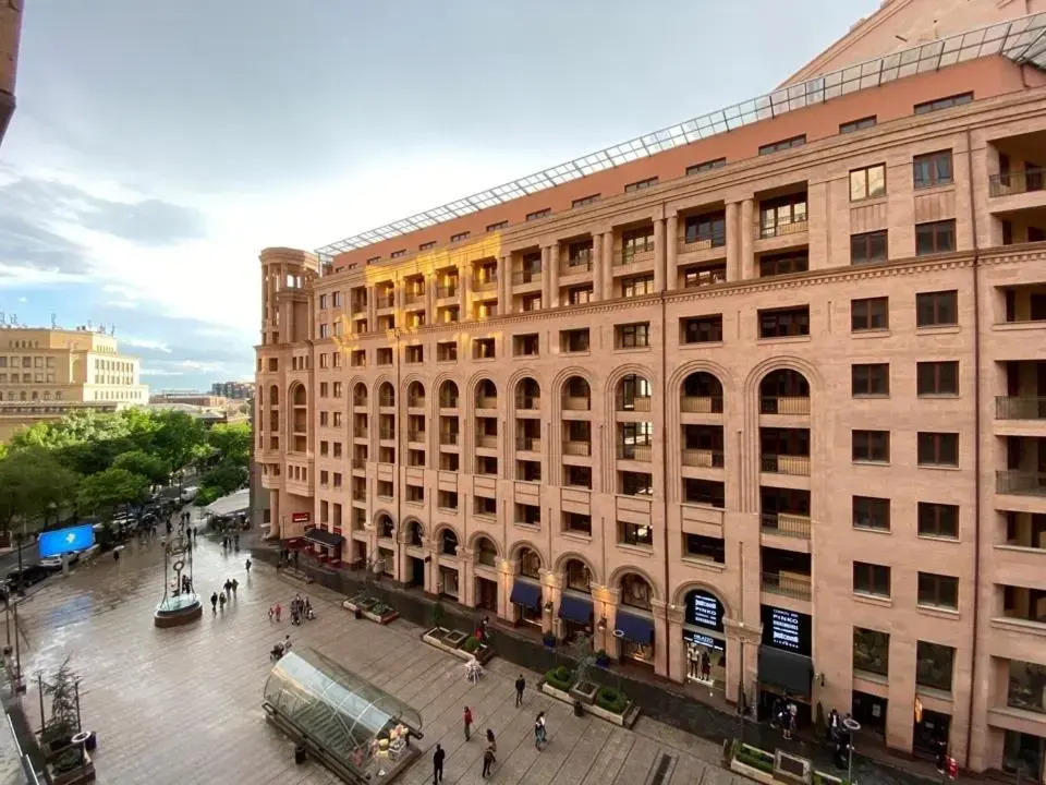 Northern Avenue 2 Bedroom Deluxe Apartment With Balcony HH666
