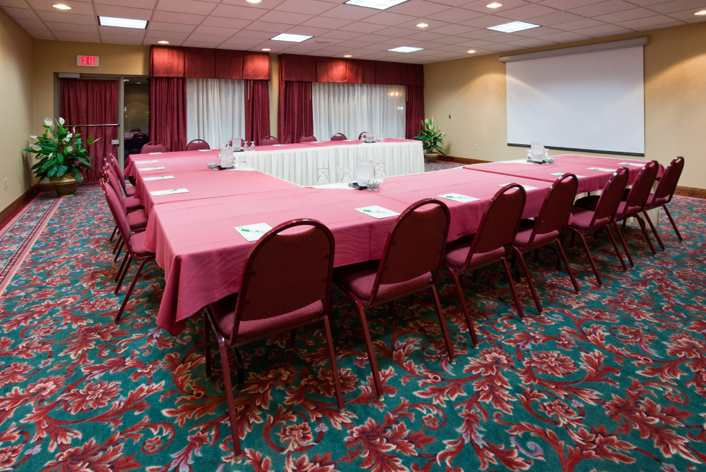 Holiday Inn & Suites Wausau-Rothschild by IHG