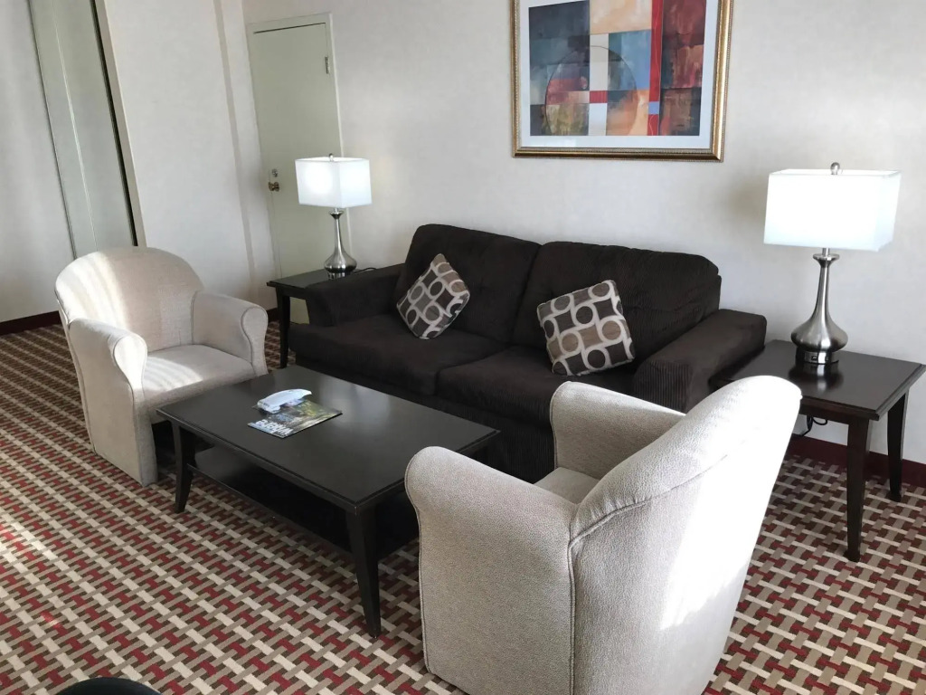 Best Western Plus Grosvenor Airport Hotel