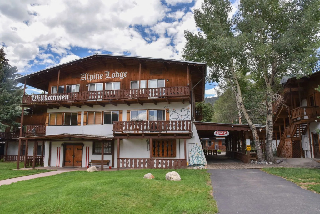 Alpine Lodge Red River