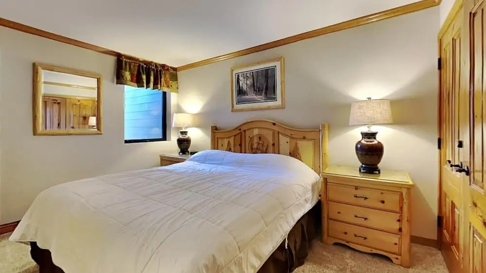 Beautiful 2 BR with 2 Full Lofts SLOPESIDE In Quiet Canyon Neighborhood! by RedAwning
