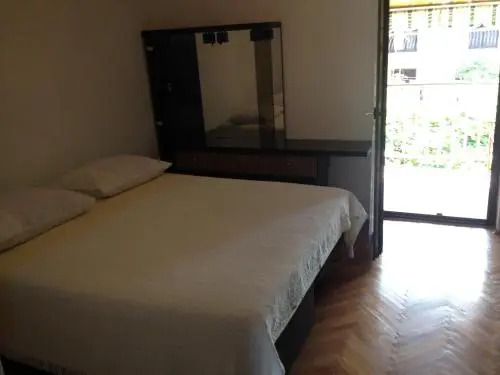 Apartment Cherry