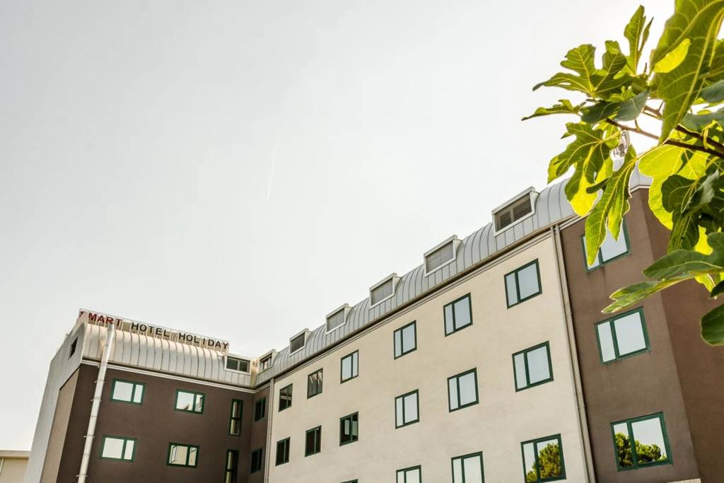 Smart Hotel Holiday