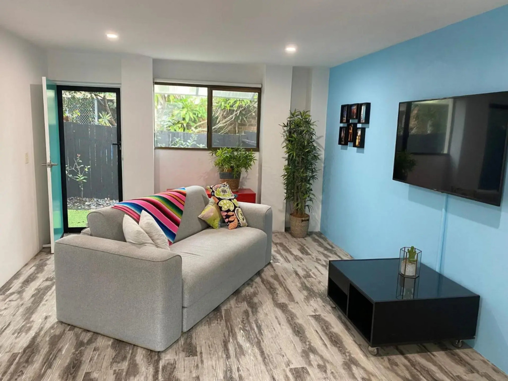 Graebill 2 Bedroom 2 Bathroom Light and Spacious Duplex Walk to Beach Great Outdoor Entertaining Area