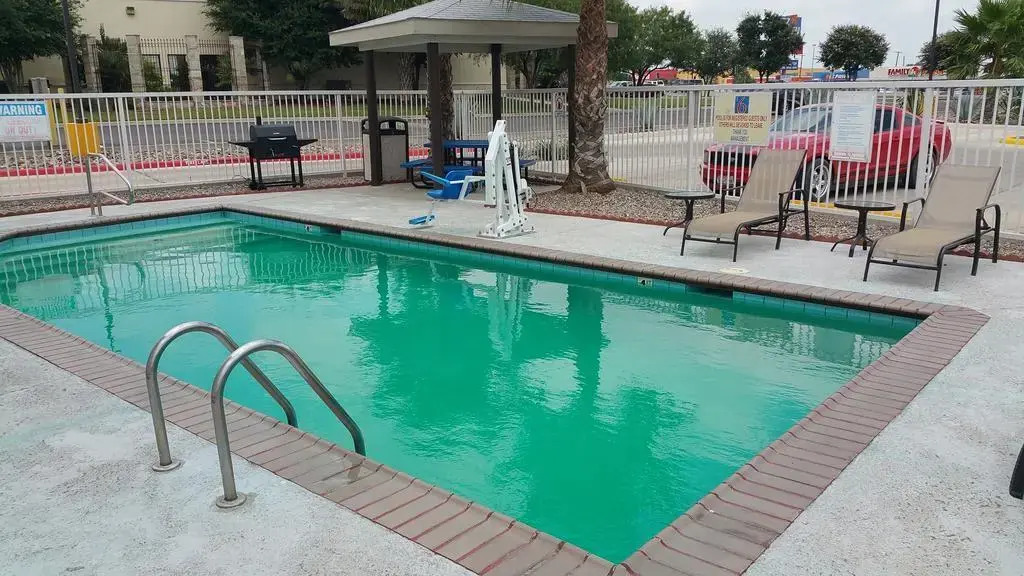 Motel 6-Eagle Pass, TX - Lakeside