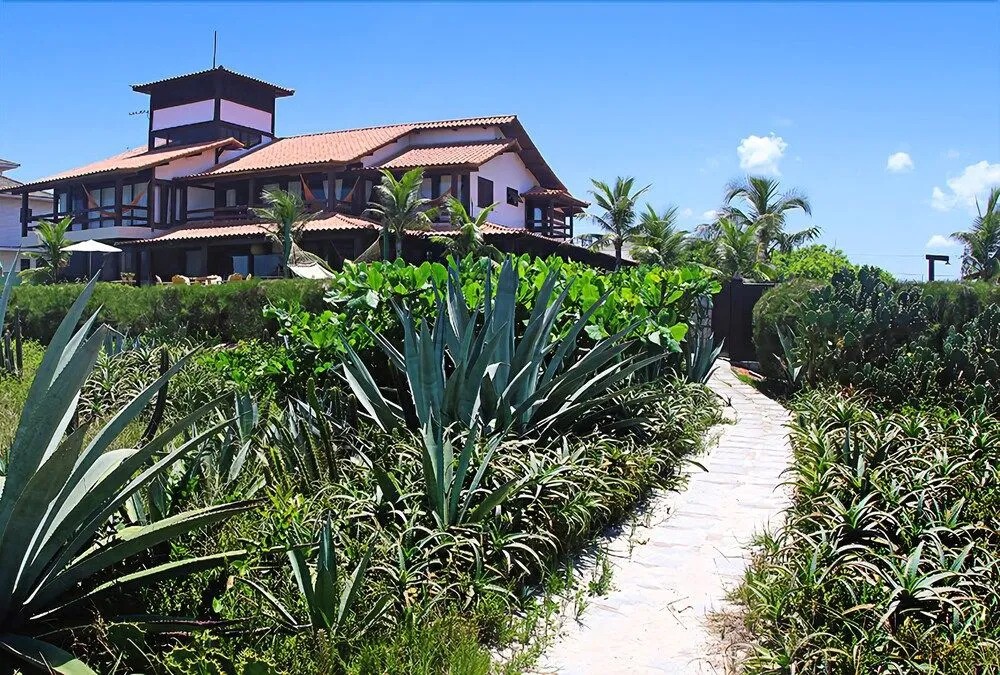 Oceanica 1000 Beachfront Suites