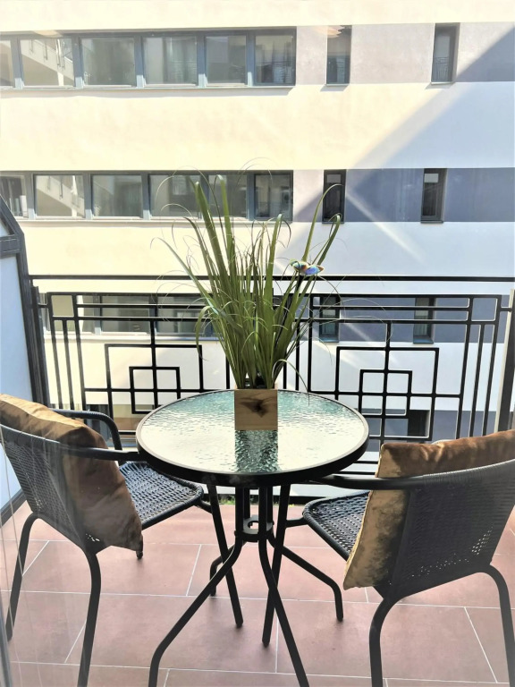 Luxury 5 Star Studio in the City Center with Pool