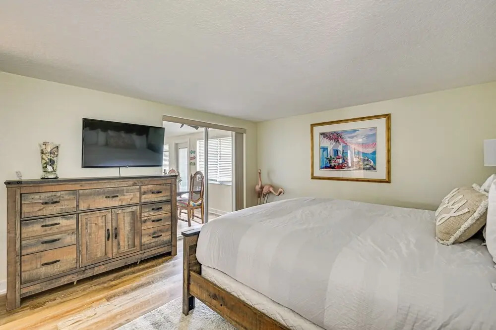 Swim, Fish & Relax: Port Richey Gem w/ Yard!