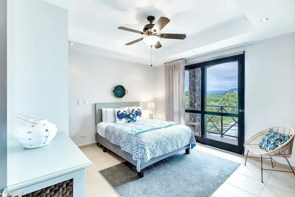 3br/2.5ba Designer Condo in Beachfront Community
